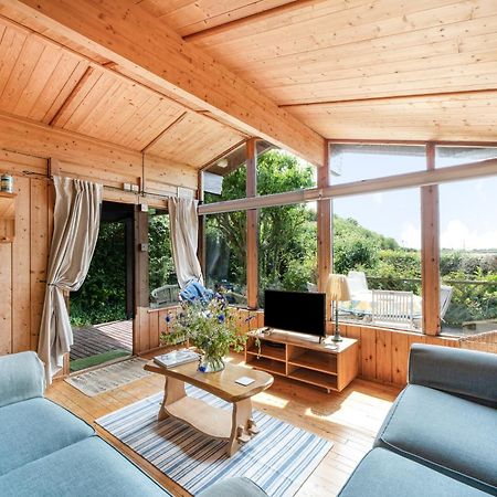 Scandinavian Style Lodge In Rock เวดบริดจ์ ภายนอก รูปภาพ